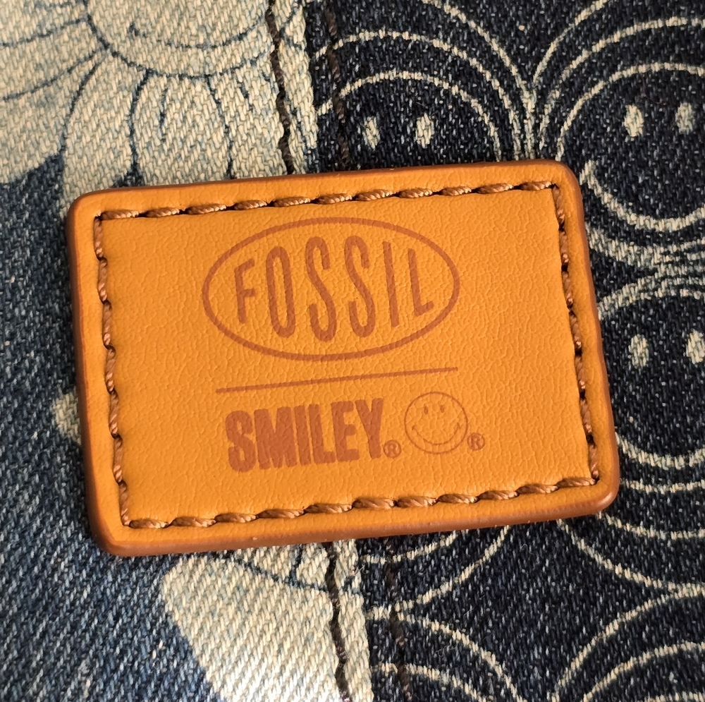 Fossil ร Smiley Denim - Picture 10 of 15